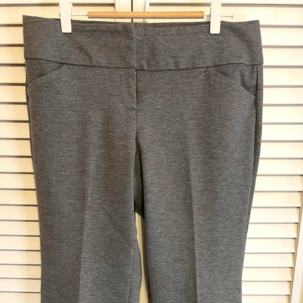 New York & Co. Boot Cut Front Pleat Stretch Pants 8 Avg